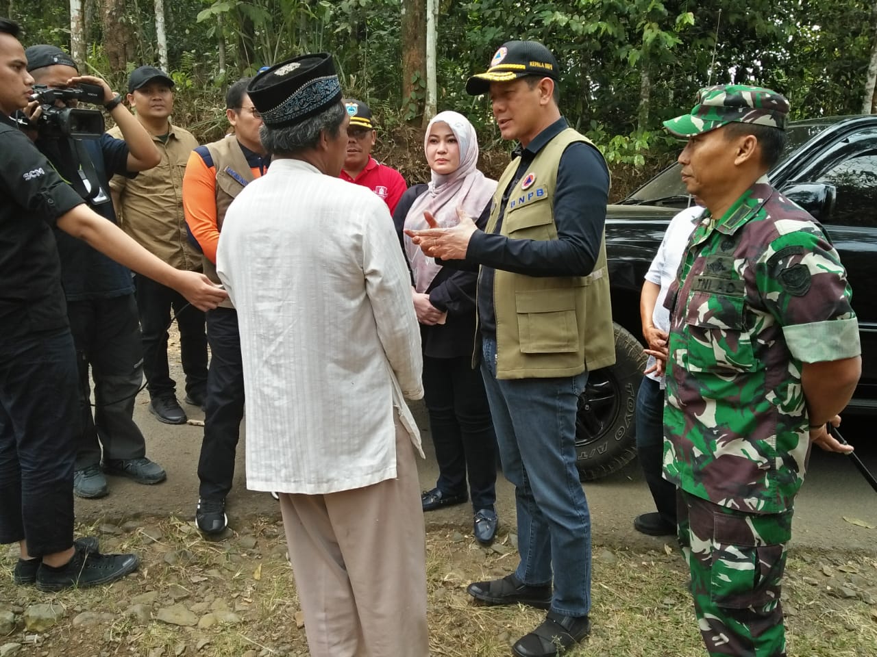 Danrem 064/MY Dampingi Kepala BNPB RI Tinjau Wilayah Terkena Dampak Gempa