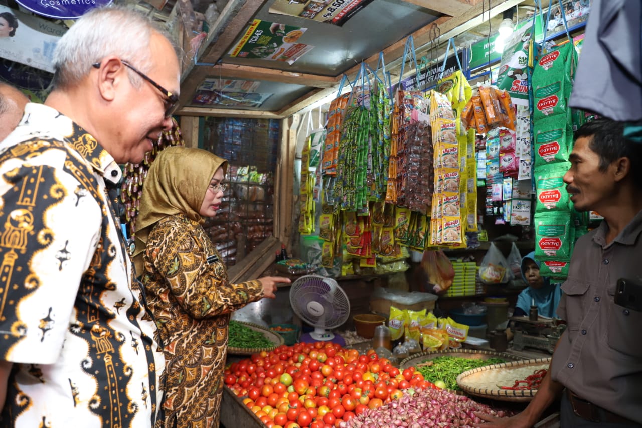 Bupati Serang Ajak Warga Tanam Cabai di Pekarangan Rumah