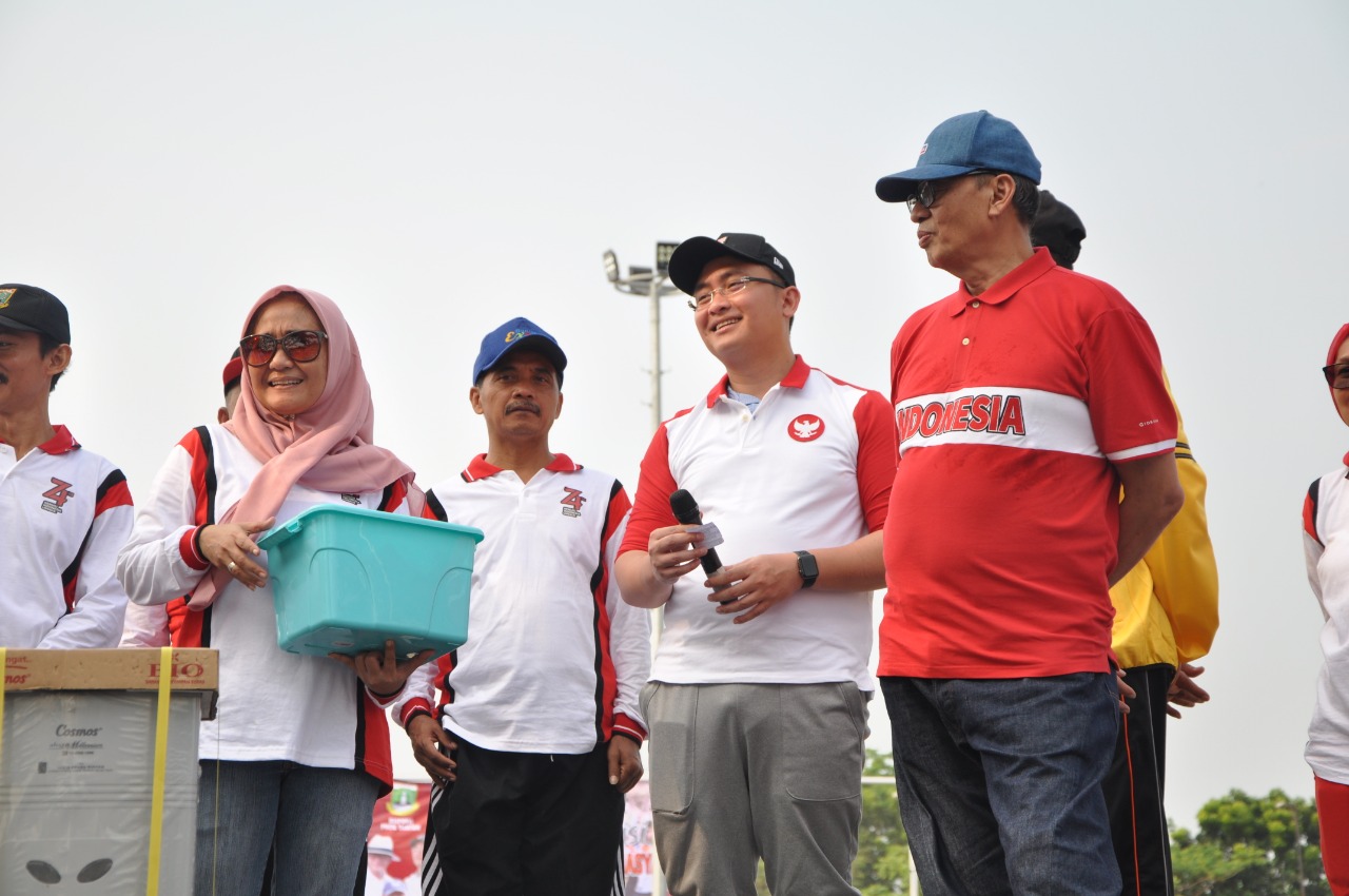 Lepas Jalan Sehat HUT RI ke 74, Gubernur Banten : Momentum Tingkatkan Persatuan dan Kesatuan