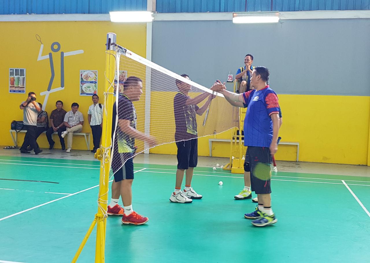 Pertandingan Badminton Persahabatan Dua Kepala Daerah, Banten Vs Sumbar