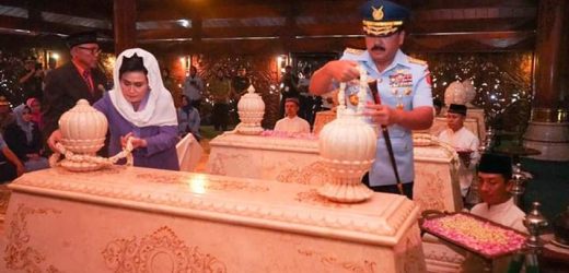 Panglima TNI Ziarah ke Makam Jenderal Besar Soeharto