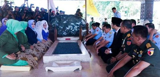 Jelang HUT TNI, Panglima TNI Ziarah ke Makam Soekarno