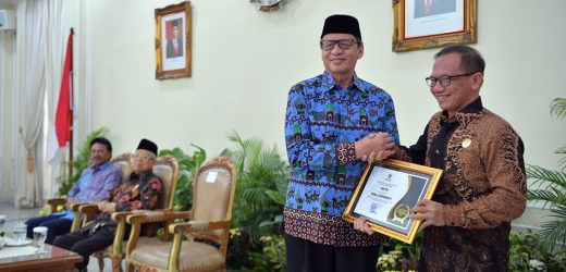 Pemprov Banten Raih Anugerah  Keterbukaan Informasi Badan Publik