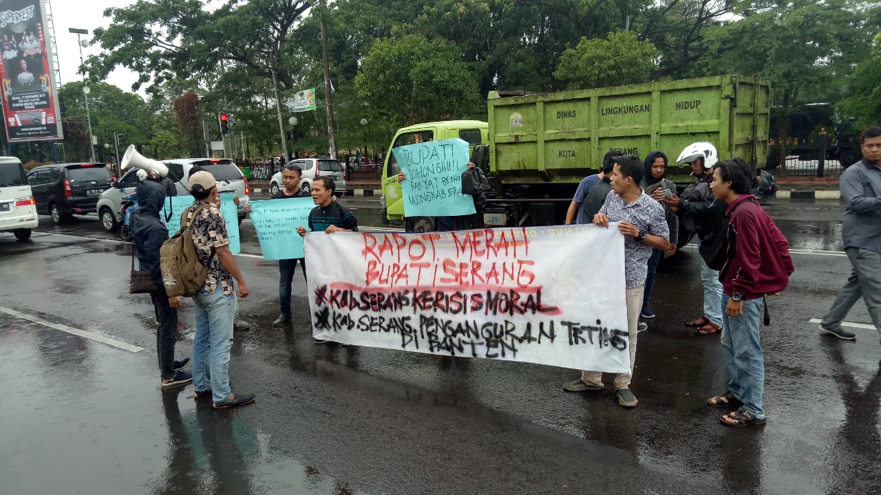 BEM Serang Beri Raport “Merah” Kepada Bupati