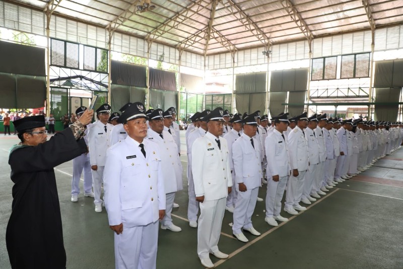 Empat Desa Masih Sengketa, Bupati Serang Tetap Lantik 150 Kades Terpilih