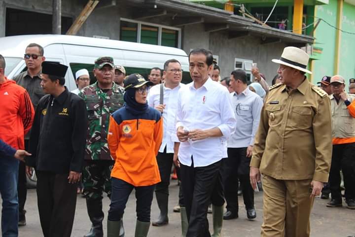 Presiden Jokowi Instruksikan Gubernur Banten Tutup Tambang Emas Ilegal Di Gunung Halimun Salak