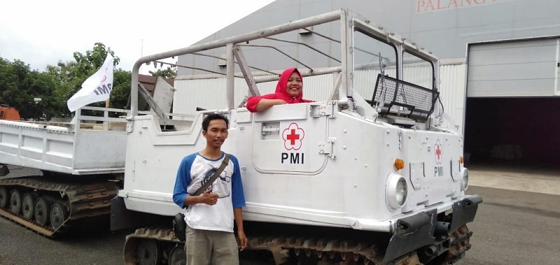 Bantu Penanggulangan Bencana di Banten, PMI Turunkan Amfibi Hagglunds