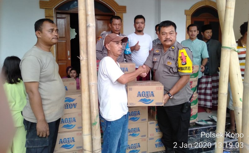 Polres Serang Berikan Bantuan Korban Banjir Diwilayah Kopo