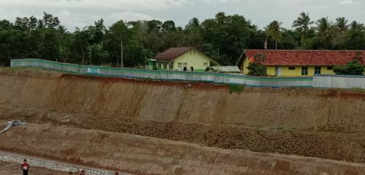 Haduuuhh…!!! SDN Cilayangguha Dikepung Jalan Tol, Hingga Kini Belum Ada Kepastian Relokasi