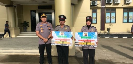 Kapolres Serang Beri Reward Umrah Bagi 2 Anggota Berprestasi