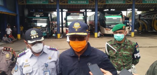 Penyemprotan Disinfektan di Terminal, Dishub Kota Serang : Antisipasi Penyebaran Corona