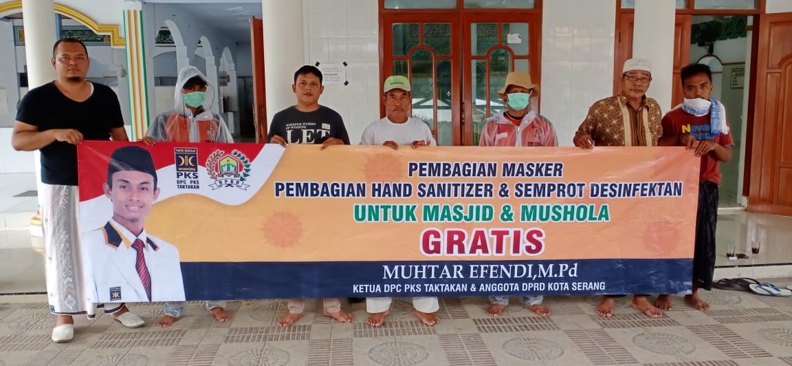 PKS Lakukan Penyemprotan Disinfektan di Masjid dan Musola