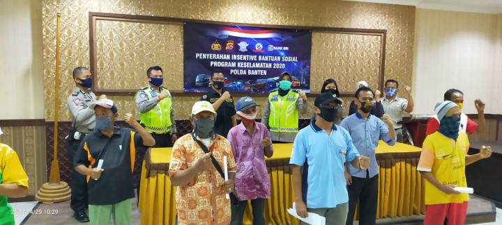 Ditlantas Polda Banten Bagikan Tabungan BRI Penerima Insentif Korlantas Polri