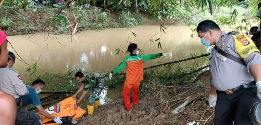 Warga Kopo Geger Temuan Mayat Tanpa Identitas di Sungai Cibeureum