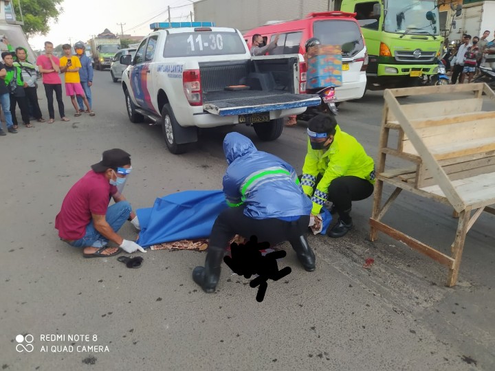 Akibat Jalan Bergelombang, Warga Kramat Tewas Terlindas Truk