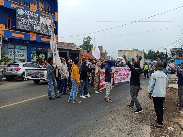 Kecewa, Mahasiswa Sebut Dinsos Kota Serang “Pengecut”