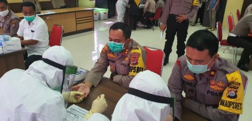 Ratusan Personel Polres Serang Jalani Rapid Test