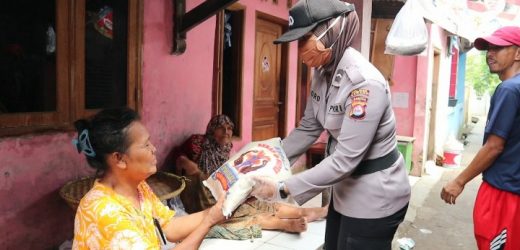 Polres Serang Bagikan Sayuran Hydroponik dan Beras Bagi Masyarakat Begog