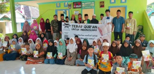 ICMI Banten dan Yayasan Ash Sholihin Tebar Ratusan Qur’an