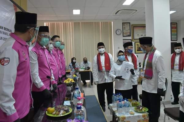 Pilkada Tangsel, Sebelum Daftar Paslon Azizah-Ruhamaben Ziarah ke TMP