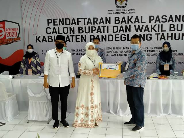 Pilkada Pandeglang, Diusung 9 Parpol Irna-Tanto Resmi Daftar ke KPU