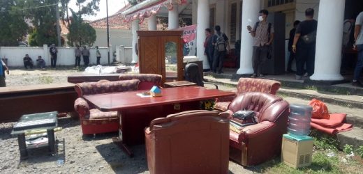 Dramatis, Pengosongan Gedung Juang 45 Kota Serang