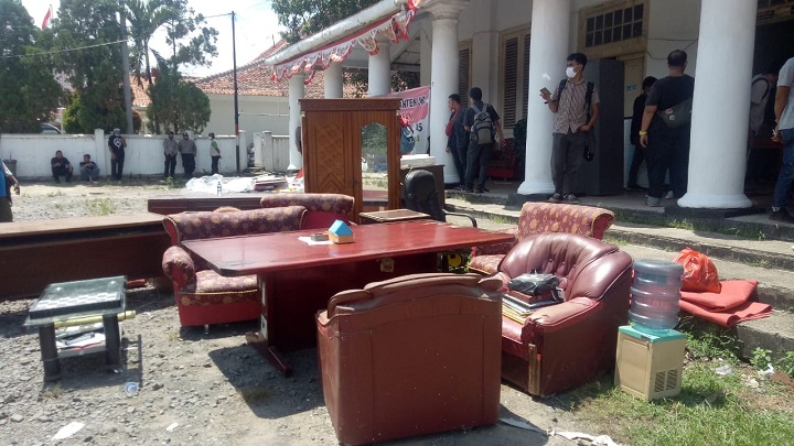 Dramatis, Pengosongan Gedung Juang 45 Kota Serang