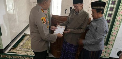 Polisi Tangkap ODGJ Pembakar Sajadah Pengimaman di Masjid Al Falah Petir