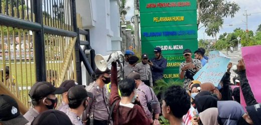 Mahasiswa Desak Kejati Banten, Usut Tuntas Dugaan Korupsi Tab di Pandeglang dan Lebak