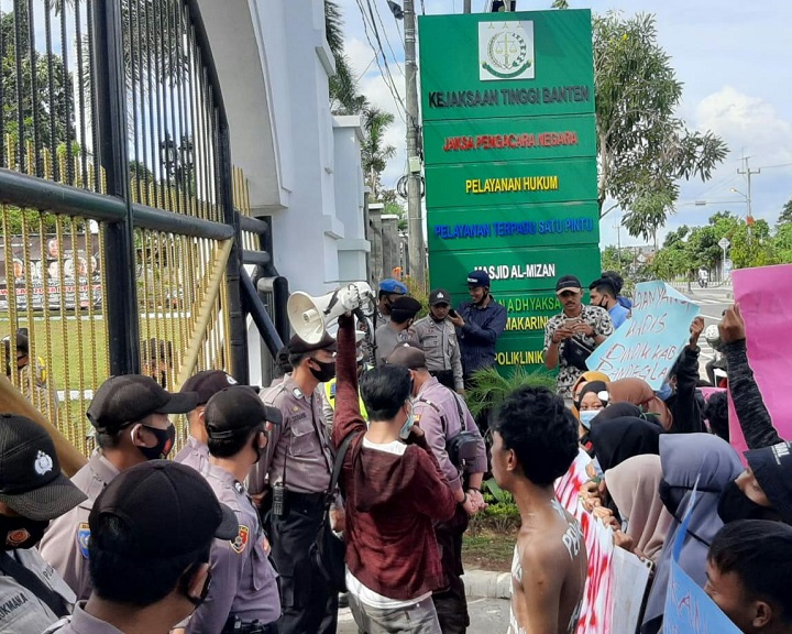 Mahasiswa Desak Kejati Banten, Usut Tuntas Dugaan Korupsi Tab di Pandeglang dan Lebak