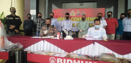 14 Tersangka Rusuh Demo Tolak UU Omnibuslaw Ciptaker, 1 Orang di Tahan