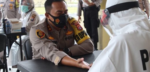 Jelang Pilkada Kabupaten Serang 2020, Ratusan Personil Polres Jalani Rapid Tes