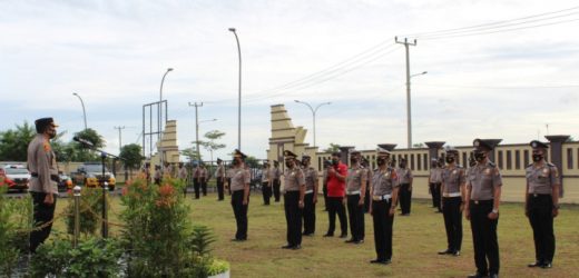 Kapolres Serang Pimpin Upacara Kenaikan Pangkat 76 Personil