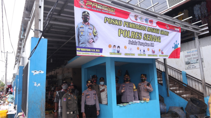 Polres Serang Dirikan Posko Masker Gratis di Pasar Tangguh Nusantara