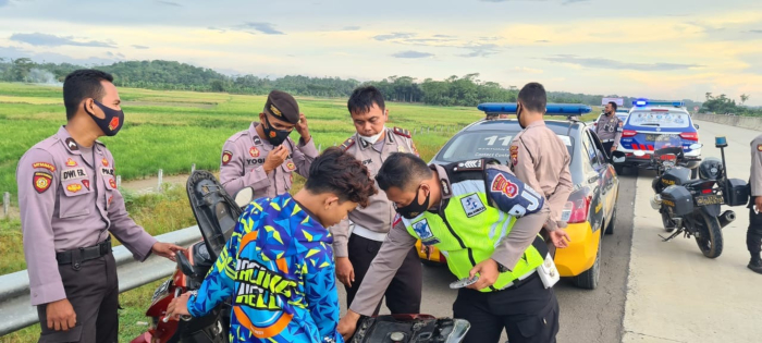 Polres Serang Amankan Dua Pembalap Liar di Ruas Tol Serpan