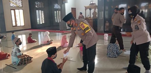 Implementasi Program Kapolda Banten Dibulan Ramadhan, Polres Serang Berikan Santunan Bagi Anak Yatim dan Kaum Dhuafa