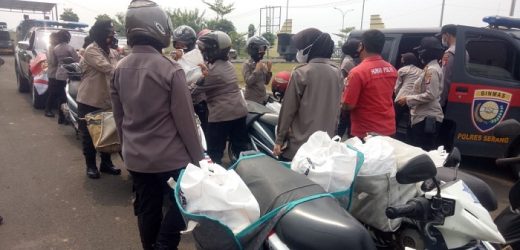 Peringati Hari Jadi ke 73, Polwan Bareng Bhayangkari Cabang Serang Bagikan Sembako