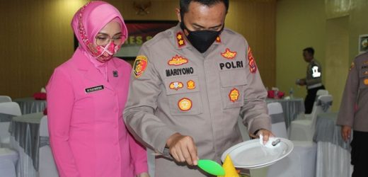 Didamping Ketua Bhayangkari, Kapolres Serang Resmikan Dua Gedung