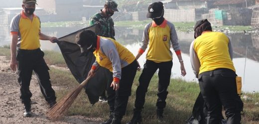 Rangkaian HUT Bhayangkara ke 75, Polres Serang Gelar Baksos, Tanam Mangrove dan Bersih-bersih Pantai Lontar