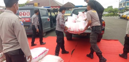 Polres Serang Kembali Salurkan Beras Bantuan Yayasan Buddha Tzu Chi Bagi Warga Terdampak Covid-19