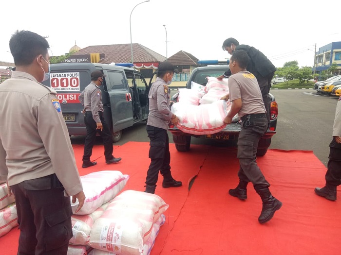 Polres Serang Kembali Salurkan Beras Bantuan Yayasan Buddha Tzu Chi Bagi Warga Terdampak Covid-19