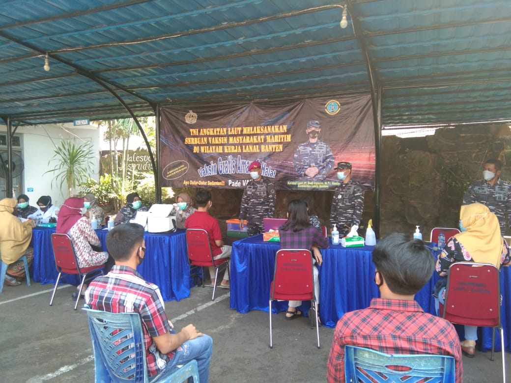 TNI AL Banten Gelar Serbuan Vaksinasi Berkelanjutan Ke-V Kepada Masyarakat Maritim di Wilker AL Banten