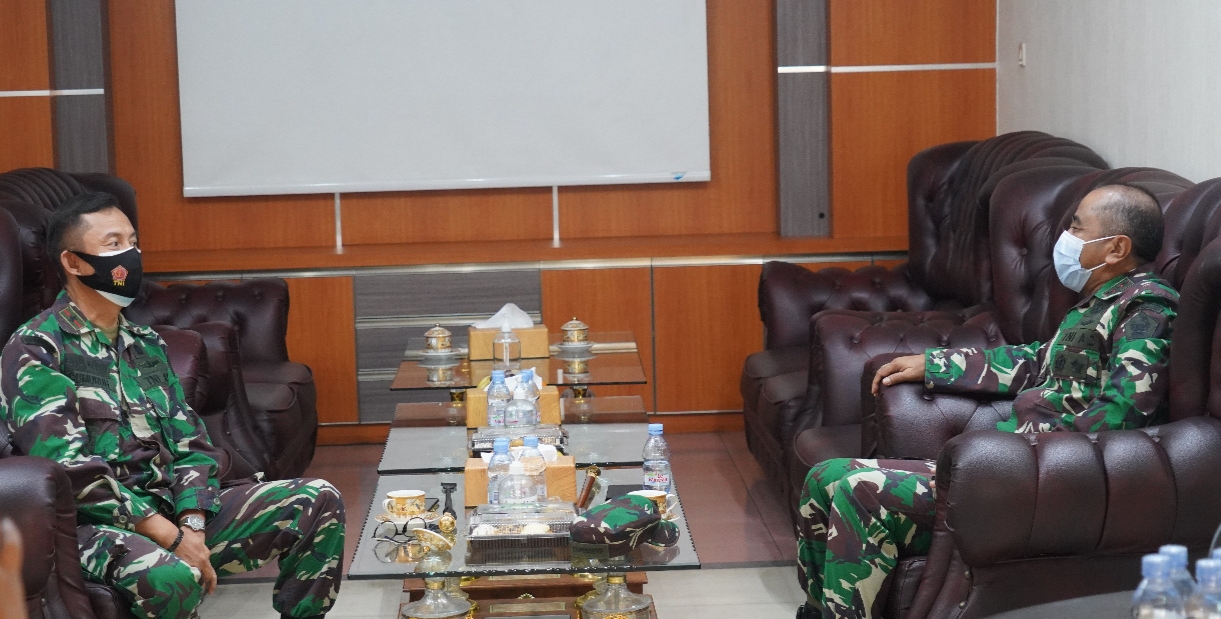 Danrem 064/MY Sambut Kedatangan  Danpusenif di Pelabuahan Ekslusif ASDP Merak