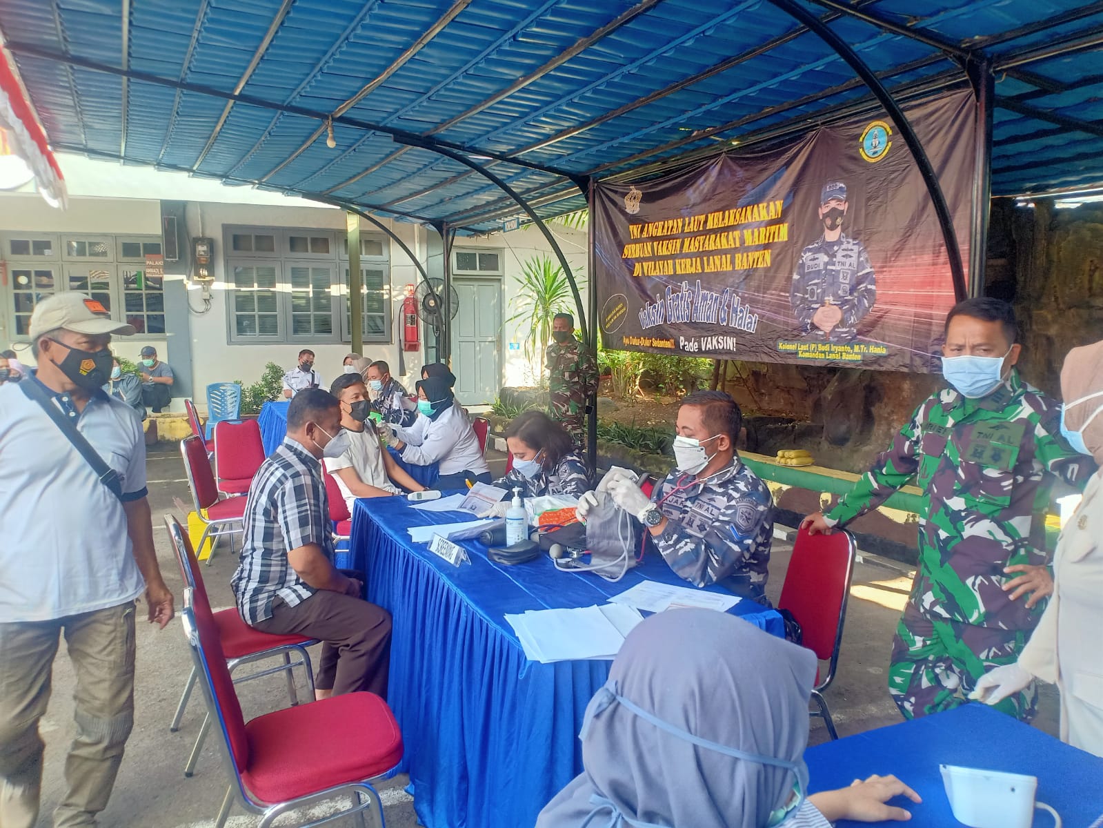 TNI AL Banten Kembali Laksanakan Serbuan Vaksinasi Covid19 Mayrakat Maritim Dosis 2