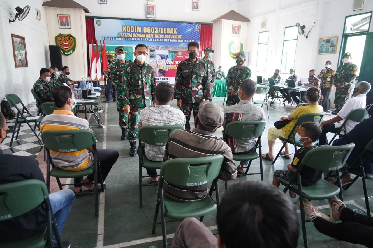 Danrem 064/MY Tinjau Serbuan Vaksinasi Di Kodim 0603/Lebak