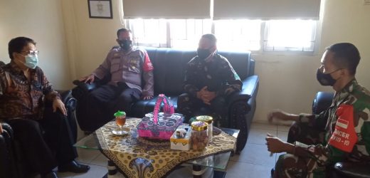 Babinsa Koramil 2303/Pulomerak Melaksanakan Komunikasi Sosial (Komsos) Di kel. Mekarsari dan Kel. Tegal Bundar Kota Cilegon
