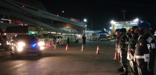 Dandim 0623/ Cilegon Sambut Kedatangan WAKASAD di Pelabuhan ASDP Merak