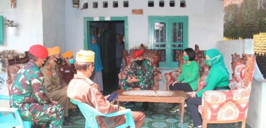Grup 1 Kopassus dan Ibu Ketua Persit KCK Cabang II Grup 1 PCBS Kopassus Silaturahmi Dengan Veteran Pejuang 45