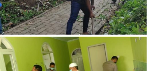 Anggota Babinsa Koramil 2304/Anyer Melaksanakan Kegiatan Karya Bakti (Karbak) di Wilayah Sekitar
