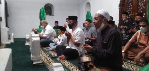 Tingkatkan Sinergitas dengan Ulama, Danrem 064/MY Silaturahmi dan Ziarah ke Banten Lama